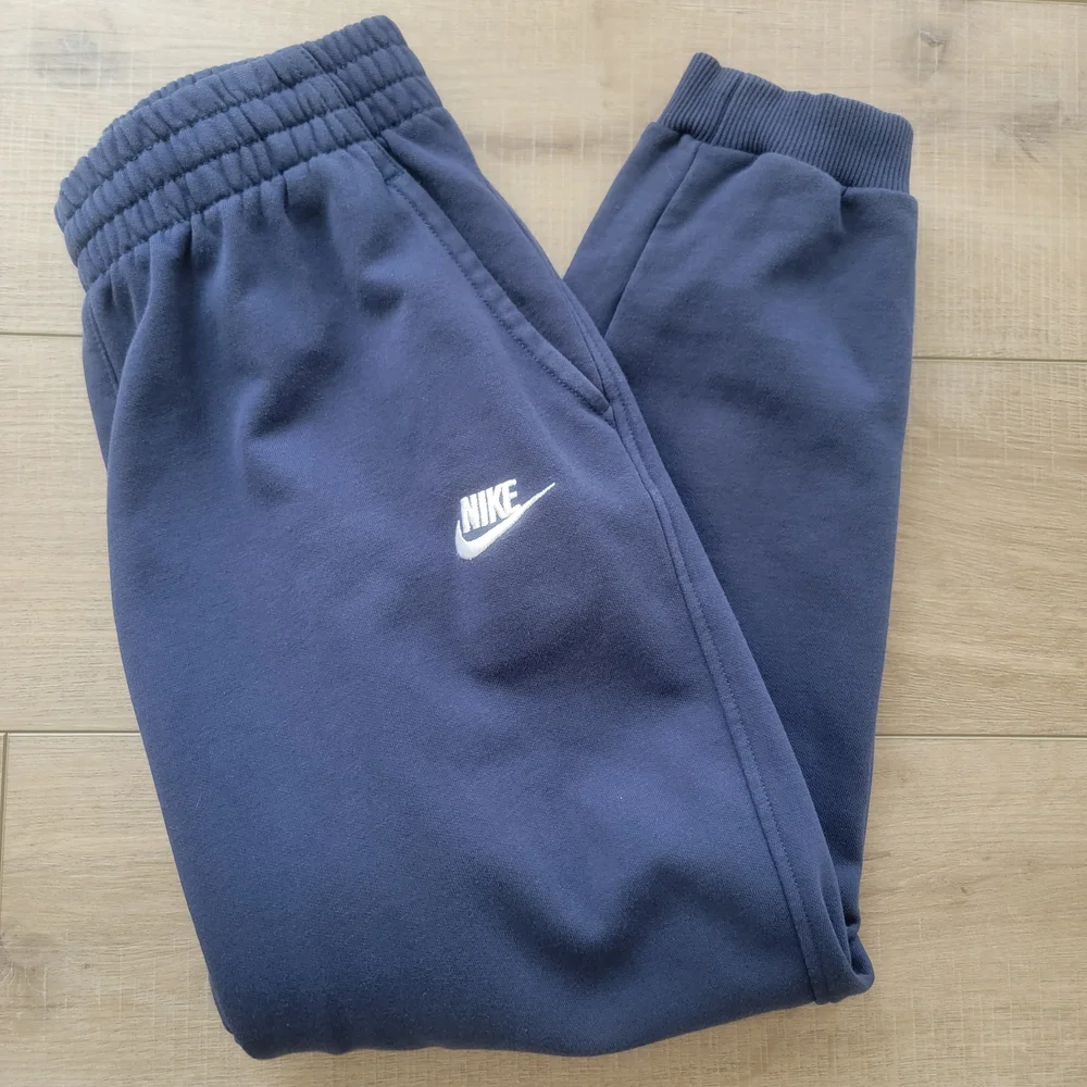 Nike Boys Club Size XL Navy Fleece Joggers. - Picture 4 of 15
